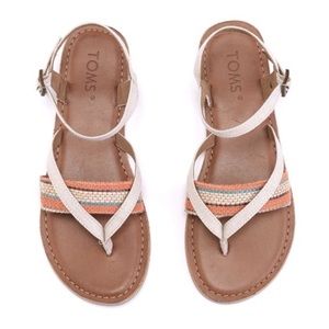 Toms Lexie sandal. Natural and multi color